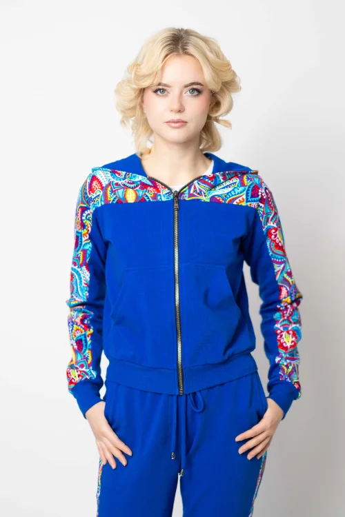 bluza chabrowa bomberka krotka z kapturem na zamekkolekcja MEXICO white marka VIPPI DESIGN (12).jpg