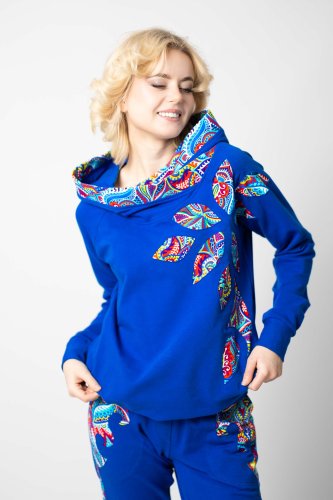 bluza chabrowa z kapturem i aplikacjami kolekcja MEXICO white marka VIPPI DESIGN (5).jpg