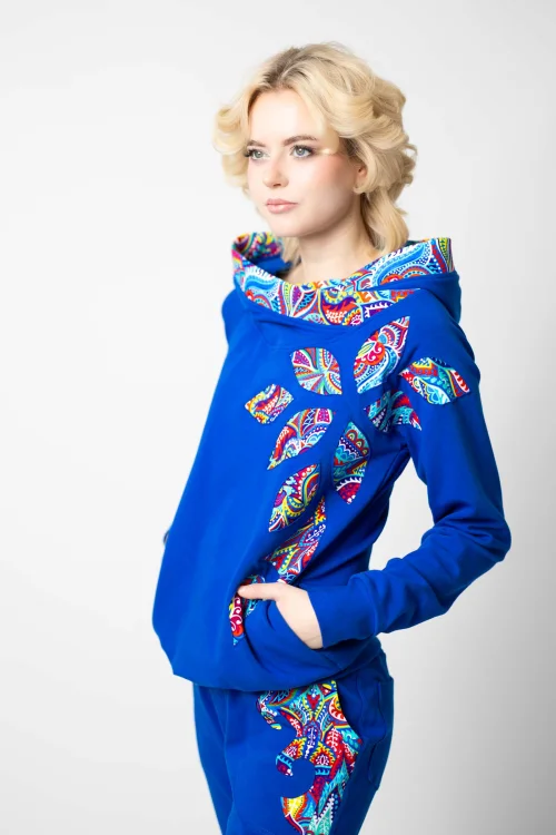 bluza chabrowa z kapturem i aplikacjami kolekcja MEXICO white marka VIPPI DESIGN (10).jpg