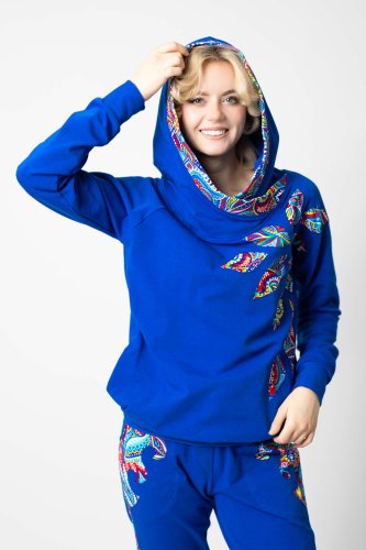 bluza chabrowa z kapturem i aplikacjami kolekcja MEXICO white marka VIPPI DESIGN (14).jpg