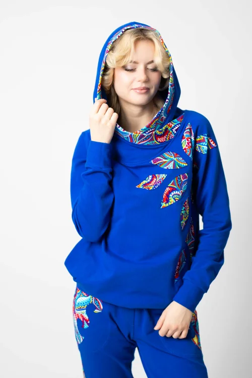 bluza chabrowa z kapturem i aplikacjami kolekcja MEXICO white marka VIPPI DESIGN (1).jpg