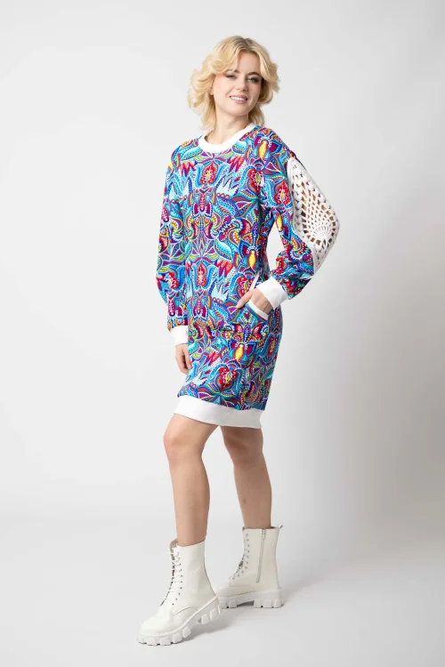 sukienka sportowa kolorowa z szydełkowymi wstawkami na rękawach kolekcja MEXICO white marka VIPPI DESIGN (6).jpg