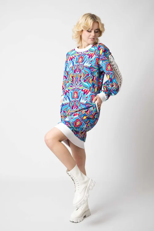 sukienka sportowa kolorowa z szydełkowymi wstawkami na rękawach kolekcja MEXICO white marka VIPPI DESIGN (11).jpg