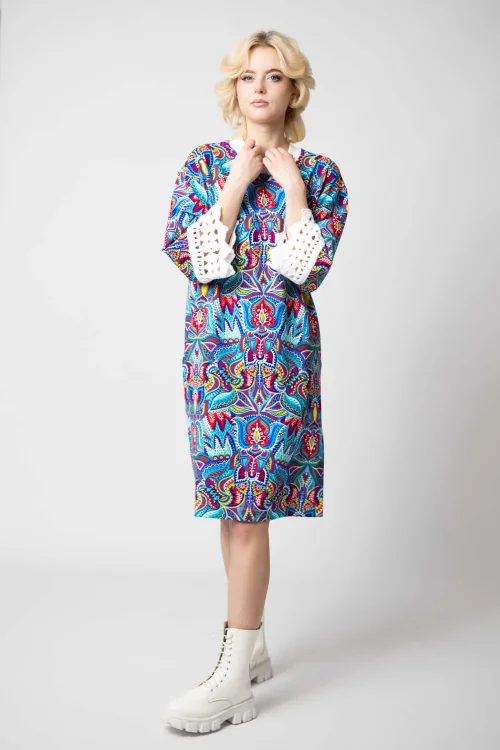 sukienka mini luźna z szydełkowymi mankietami kolekcja MEXICO white marka VIPPI DESIGN (9).jpg