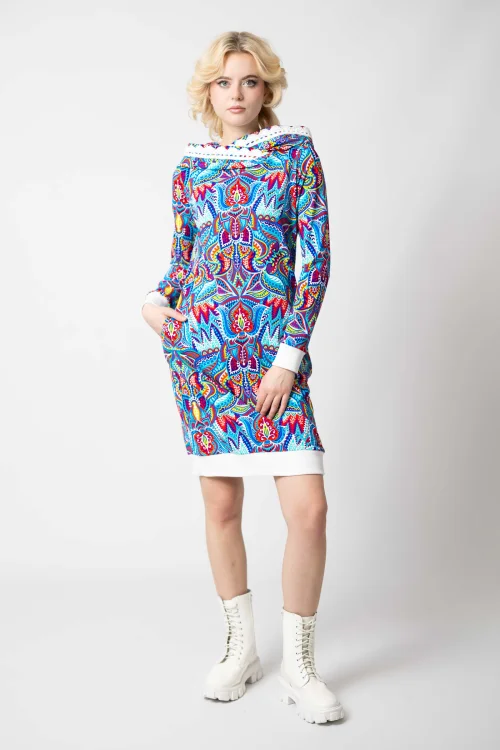 sukienka sportowa kolorowa z szydełkową koronką na kapturze kolekcja MEXICO white marka VIPPI DESIGN (5).jpg