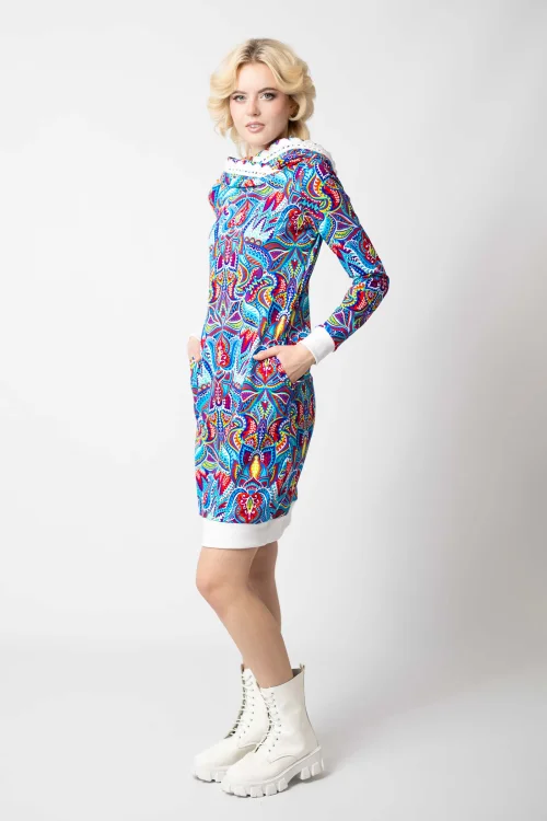 sukienka sportowa kolorowa z szydełkową koronką na kapturze kolekcja MEXICO white marka VIPPI DESIGN (9).jpg