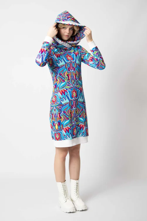 sukienka sportowa kolorowa z szydełkową koronką na kapturze kolekcja MEXICO white marka VIPPI DESIGN (13).jpg