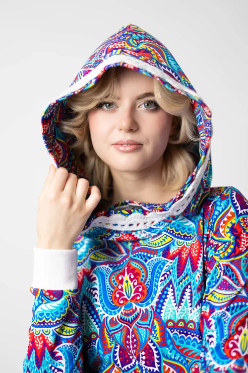 sukienka sportowa kolorowa z szydełkową koronką na kapturze kolekcja MEXICO white marka VIPPI DESIGN (16).jpg