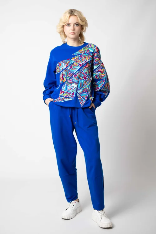 bluza chabrowa z aplikacjami kolekcja MEXICO white i spodnie chabrowe z nakładanymi rozporkami na dole marka VIPPI DESIGN (2).jpg