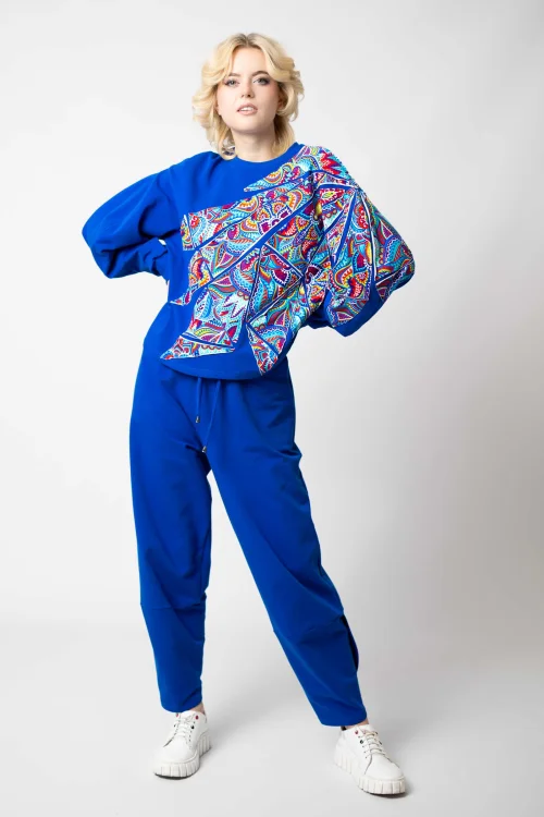 bluza chabrowa z aplikacjami kolekcja MEXICO white i spodnie chabrowe z nakładanymi rozporkami na dole marka VIPPI DESIGN (6).jpg