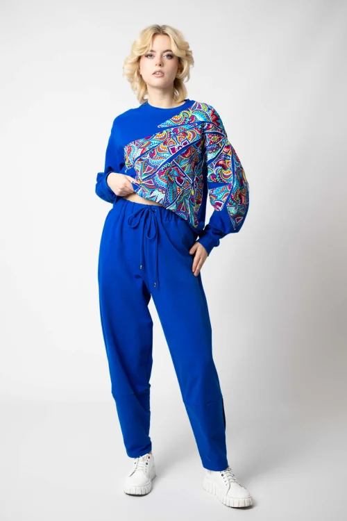 bluza chabrowa z aplikacjami kolekcja MEXICO white i spodnie chabrowe z nakładanymi rozporkami na dole marka VIPPI DESIGN (11).jpg