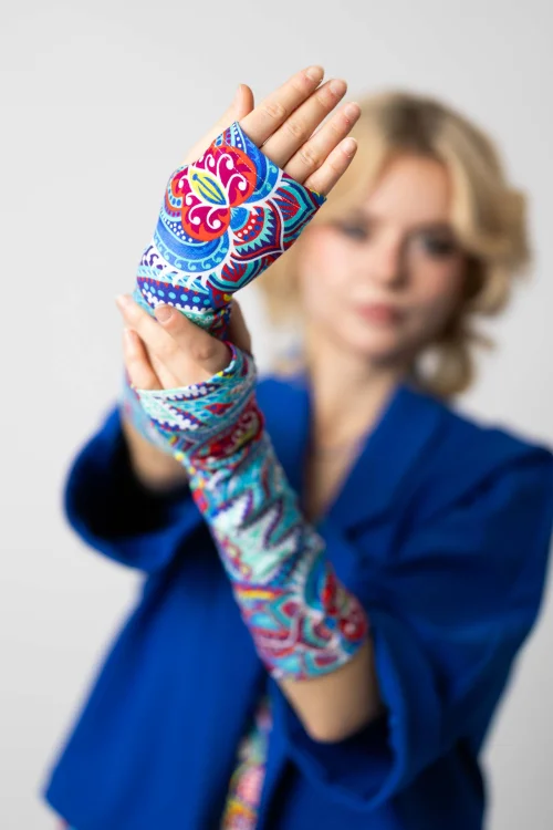 kamizelka kolorowa i mitenki długie kolekcja MEXICO white marka VIPPI DESIGN (5).jpg