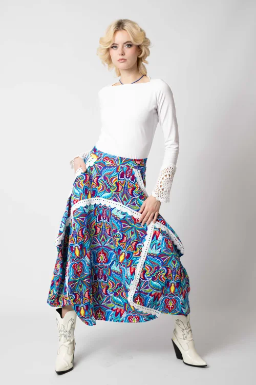 bluzaka biała z szydełkowymi mankietami KGart i spodnica origami z szydełkowymi koronkami kolekcja MEXICO white marka VIPPI DESIGN (12).jpg