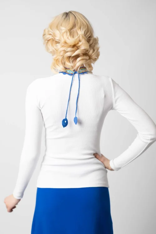 bluzka biała z dzianiny prążek kolekcja BASIC marka VIPPI DESIGN (1).jpg