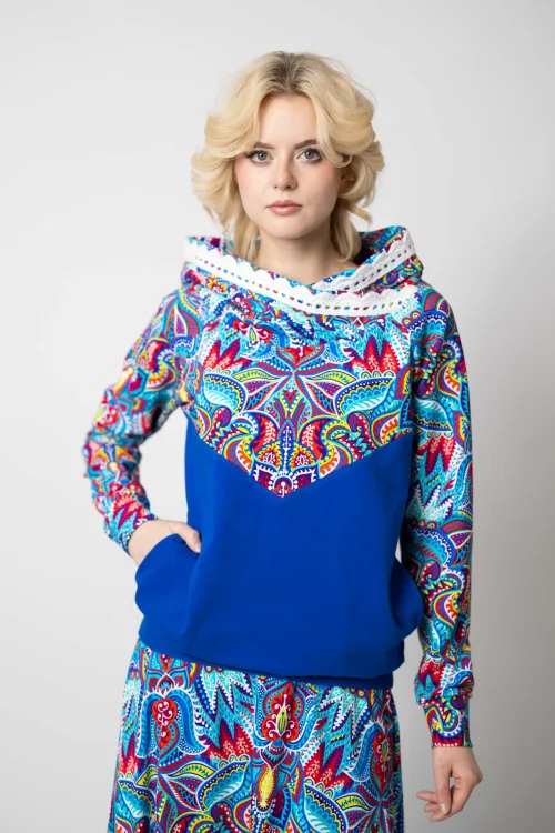 bluza chabrowa z szydełkową koronką na kapturze kolekcja MEXICO white marka VIPPI DESIGN (2).jpg