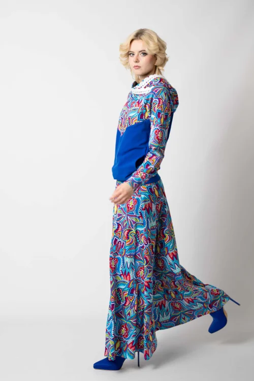 bluza chabrowa z szydełkową koronką na kapturze i długa spodnica kolorowa kolekcja MEXICO white marka VIPPI DESIGN (4).jpg