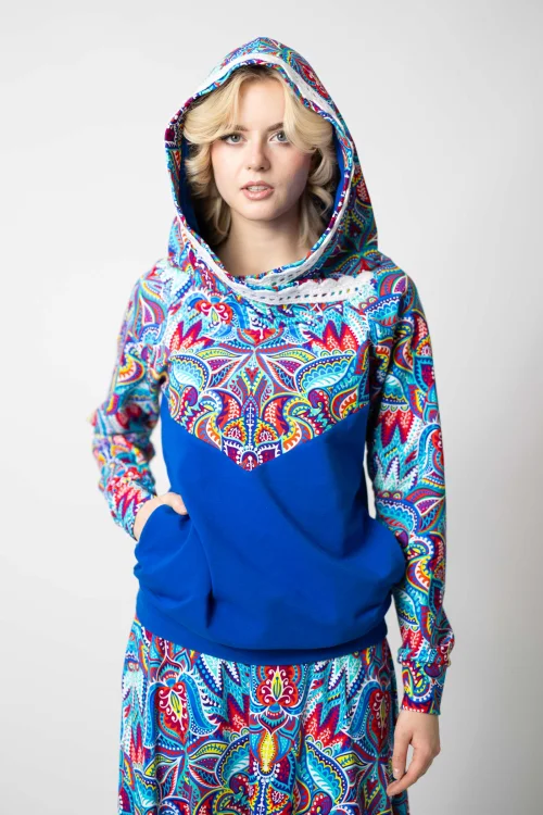 bluza chabrowa z szydełkową koronką na kapturze kolekcja MEXICO white marka VIPPI DESIGN (9).jpg