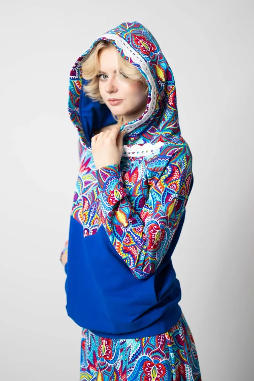 bluza chabrowa z szydełkową koronką na kapturze kolekcja MEXICO white marka VIPPI DESIGN (12).jpg