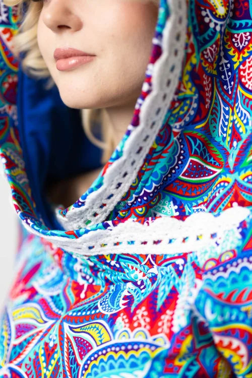 bluza chabrowa z szydełkową koronką na kapturze kolekcja MEXICO white marka VIPPI DESIGN (1).jpg
