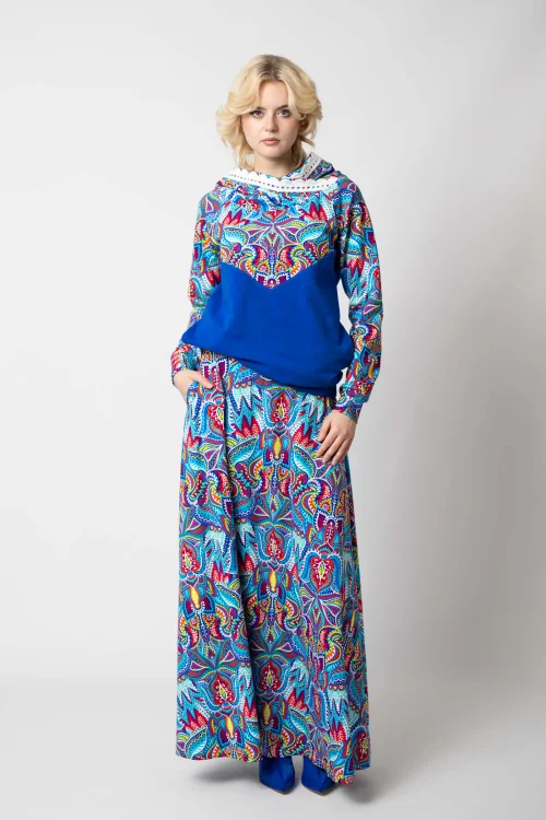 bluza chabrowa z szydełkową koronką na kapturze i długa spodnica kolorowa kolekcja MEXICO white marka VIPPI DESIGN (1).jpg