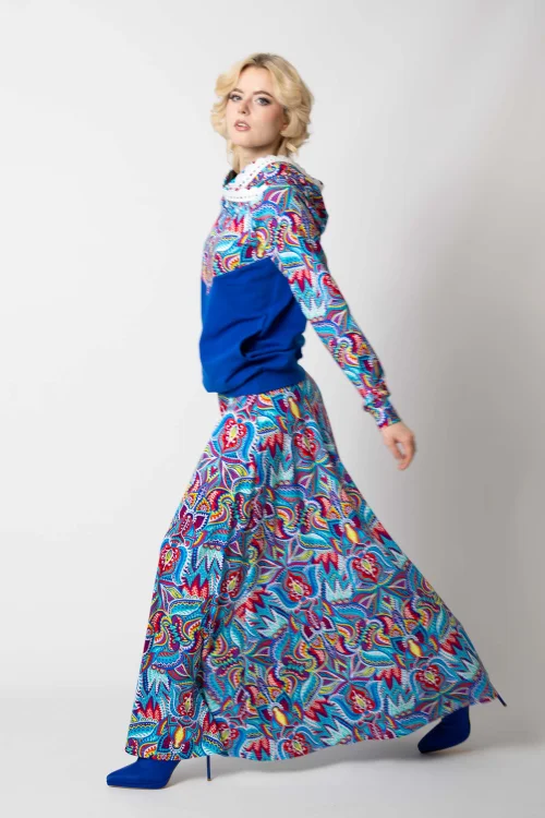 bluza chabrowa z szydełkową koronką na kapturze i długa spodnica kolorowa kolekcja MEXICO white marka VIPPI DESIGN (5).jpg