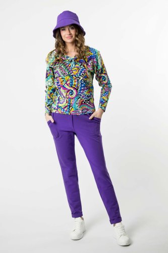 spodnie-z-mankietami-i-kapelusz--jasny-fiole--kolekcja-BASIC-bluzka-trapezowa--kolekcja-SALVADOR-marka-VIPPI-DESIGN-1.jpg