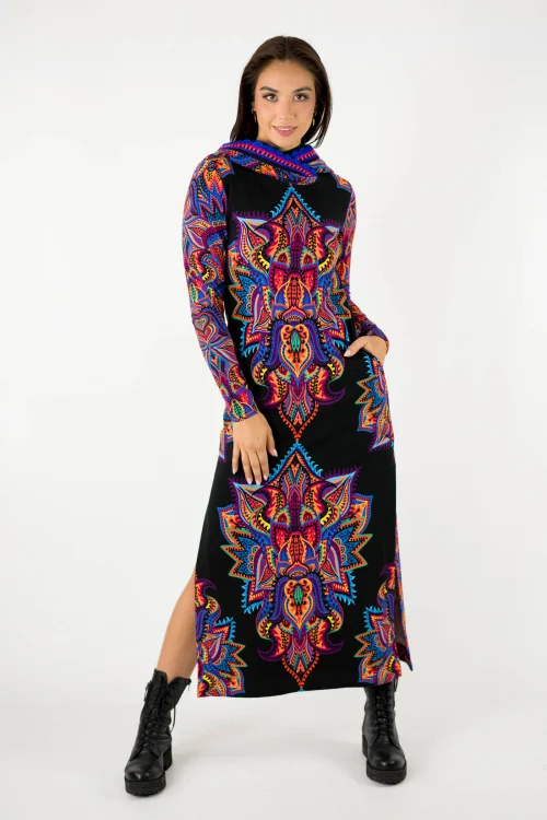 sukienka dluga z kapturem i szydełkową koronką na plisie i z rozporkami kolekcja MEXICO violet marka VIPPI design (9).jpg