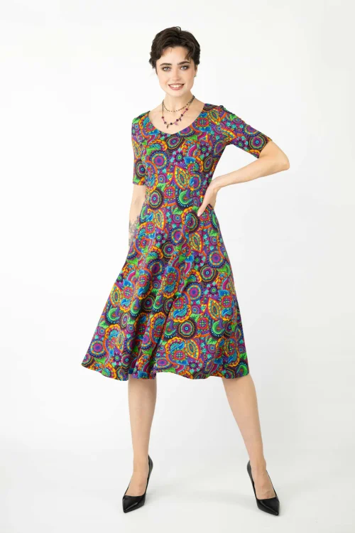 Sukienka-midi-rozkloszowana-kolekcja-BLISS-marka-Vippi-design-3.jpg