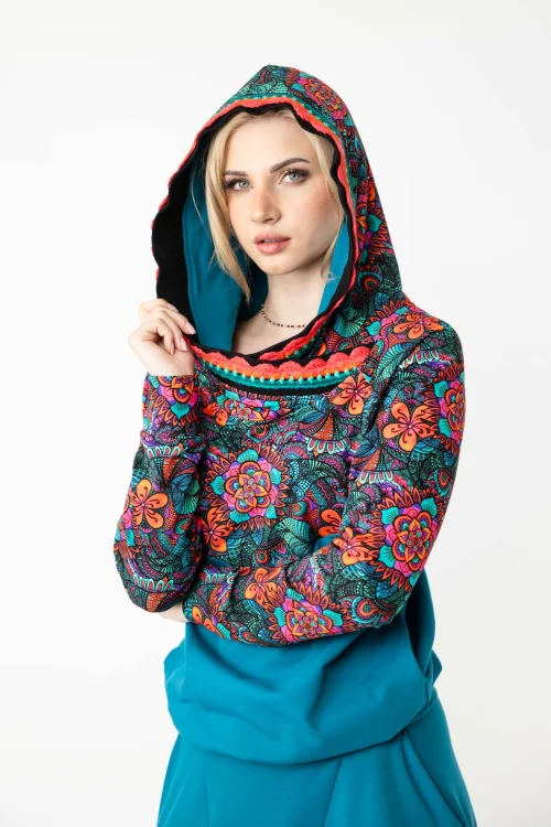 bluza-z-kapturem-i-szydełkową-koronką-petrolowa-marka-Vippi-design-7.jpg