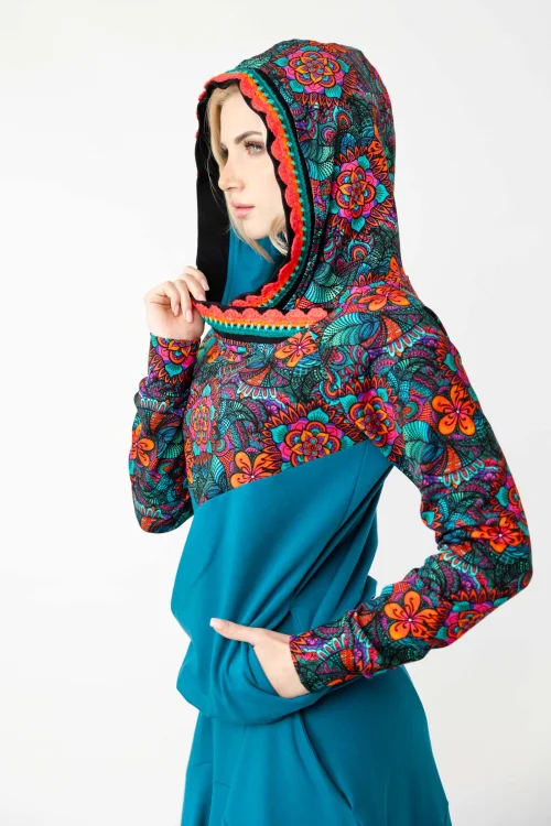 bluza-z-kapturem-i-szydełkową-koronką-petrolowa-marka-Vippi-design-8.jpg