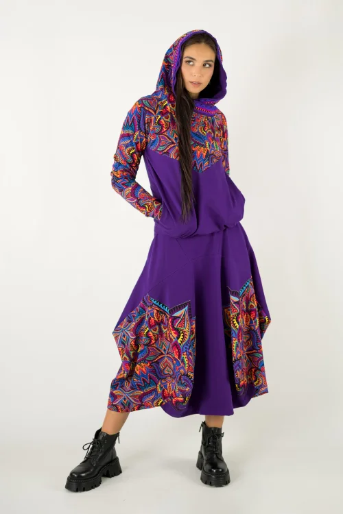 bluza-fioletowa-z-szydełkową-koronką-na-kapturze-i-spódnica-midi-origami-z-aplikacjami---kolekcja--MEXICO-violet-marka-VIPPI-design-2.jpg
