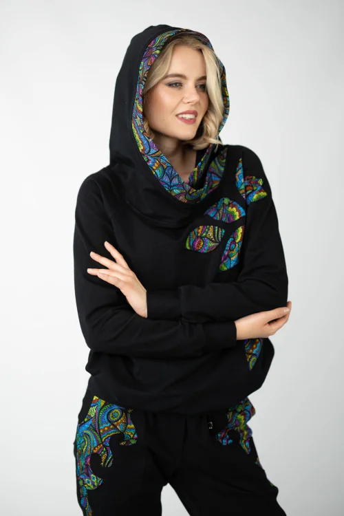 bluza czarna z kapturem i aplikacjami kieszenie kolekcja MIST marka VIPPI design    (2).jpg