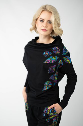 bluzka czarna z luźnym golfem i aplikacjami kolekcja MIST marka VIPPI design     (4).jpg