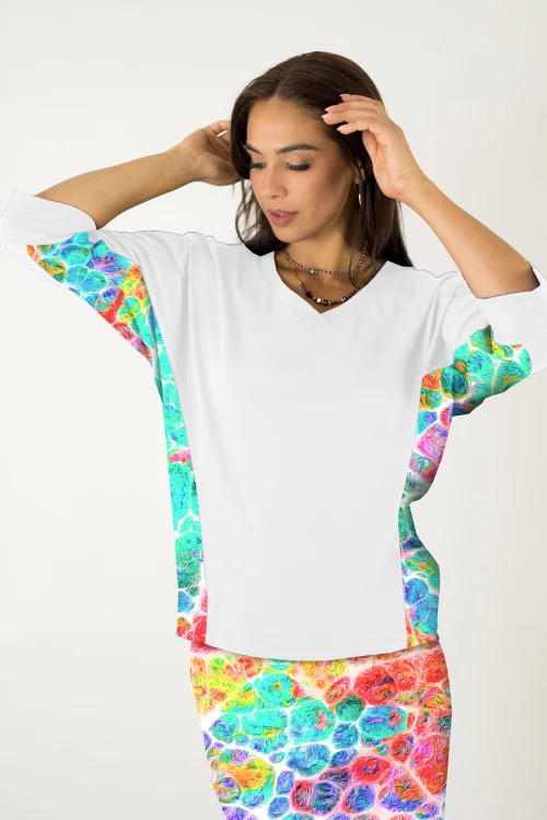 bluzka-biala-kimonowa-z-kolorowymi-bokami-kolekcja-SKY--blue-marka-VIPPI-DESIGN.jpg