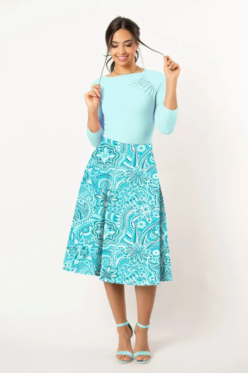 bluzka-różowa--z-marszczeniami-i-spodnica-kolorowa-midi-z-kieszeniami---kolekcja-CONFETTI-blue-marka-VIPPI-DESIGN.jpg