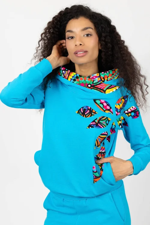 bluza niebieska z kapturem i aplikacją kolekcja CONFETTI marka VIPPI DESIGN (4).jpg