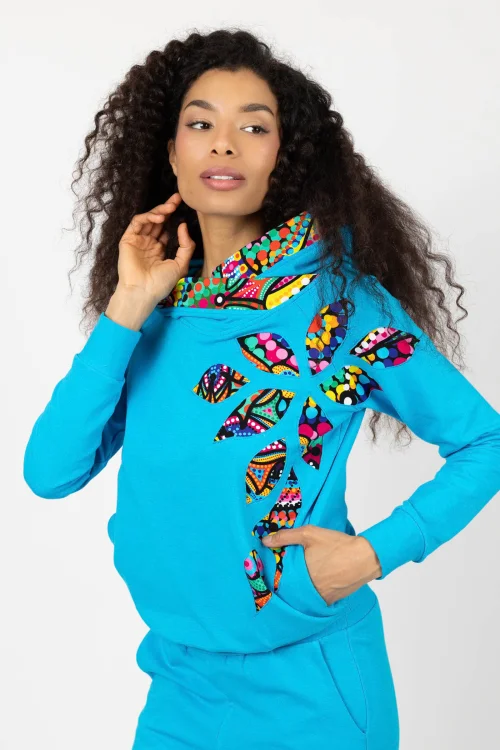bluza niebieska z kapturem i aplikacją kolekcja CONFETTI marka VIPPI DESIGN (5).jpg
