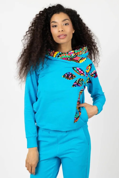bluza niebieska z kapturem i aplikacją kolekcja CONFETTI marka VIPPI DESIGN (8).jpg