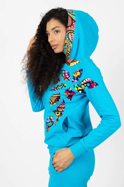 bluza niebieska z kapturem i aplikacją kolekcja CONFETTI marka VIPPI DESIGN (10).jpg