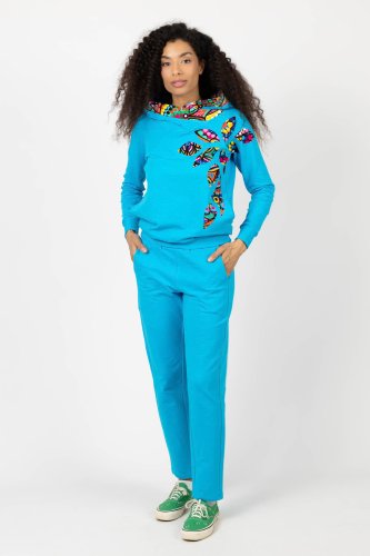 bluza niebieska z kapturem i aplikacją kolekcja CONFETTI i spodnie niebieskie luźne marka VIPPI DESIGN (2).jpg