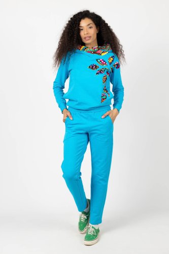 bluza niebieska z kapturem i aplikacją kolekcja CONFETTI i spodnie niebieskie luźne marka VIPPI DESIGN (3).jpg