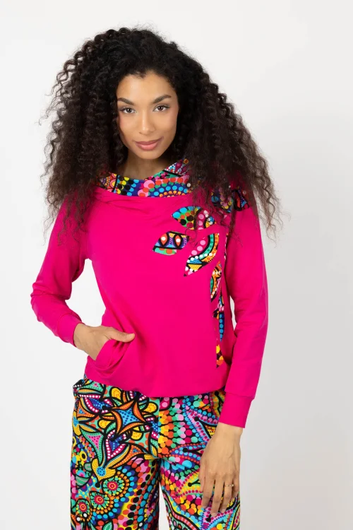 bluza rózowa  z kapturem i aplikacją kolekcja CONFETTI marka VIPPI DESIGN (7).jpg