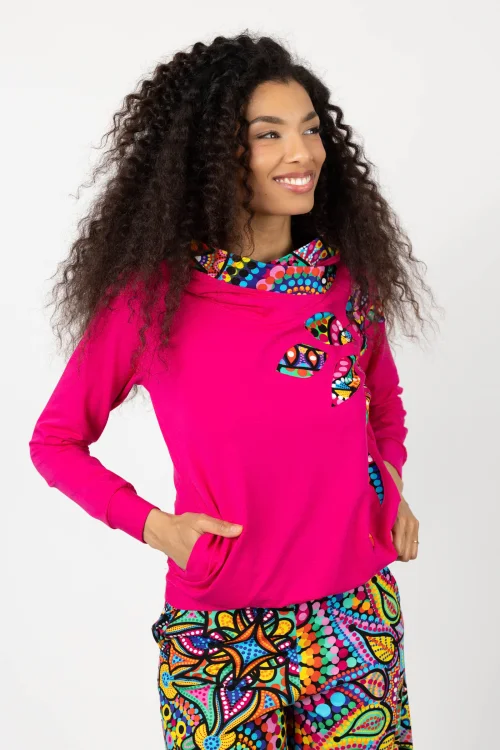 bluza rózowa  z kapturem i aplikacją kolekcja CONFETTI marka VIPPI DESIGN (8).jpg