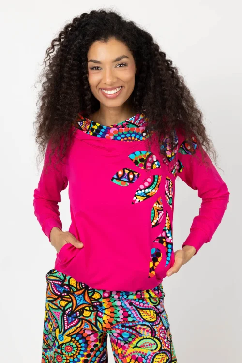 bluza rózowa  z kapturem i aplikacją kolekcja CONFETTI marka VIPPI DESIGN (10).jpg