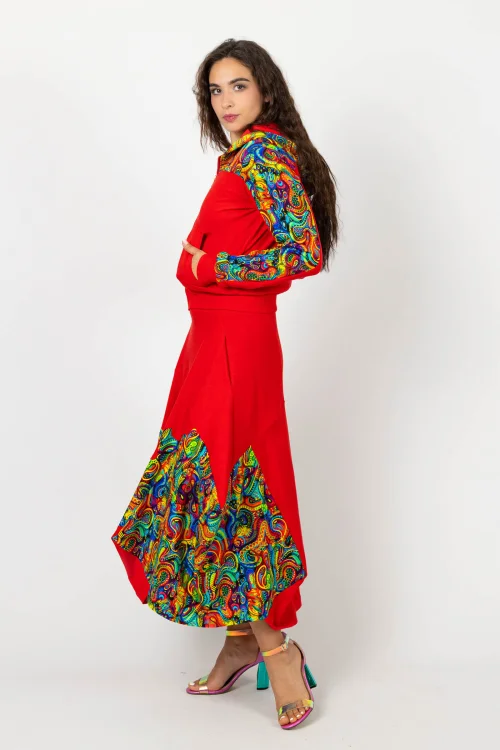 spodnica czerwona origami midi z aplikacjami i bluzka wiązana i bluza czerowna z kapturem i kolorowymi wstawkami kolekcja SEA multi marka VIPPI DESIGN (5).jpg