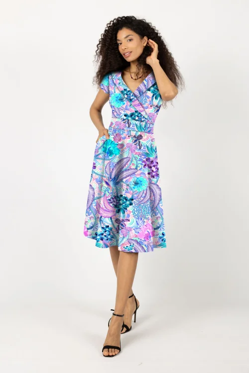 sukienka-midi--z-kolnierzem-duzy-dekolt-krotki-rękaw-kolekcja-SAKURA-white-marka-VIPPI-DESIGN-.jpg