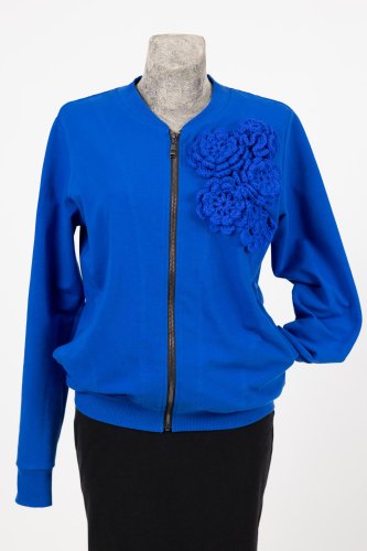 bluza-bomberka-chabrowa-z-aplikacją-kwiatki-KGart-marka-Vippi-design.jpg