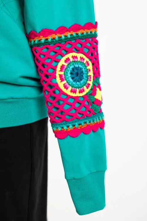 bluza-bomberka-turkusowa-z-aplikacją-mandale-KGart-marka-Vippi-design.2.jpg