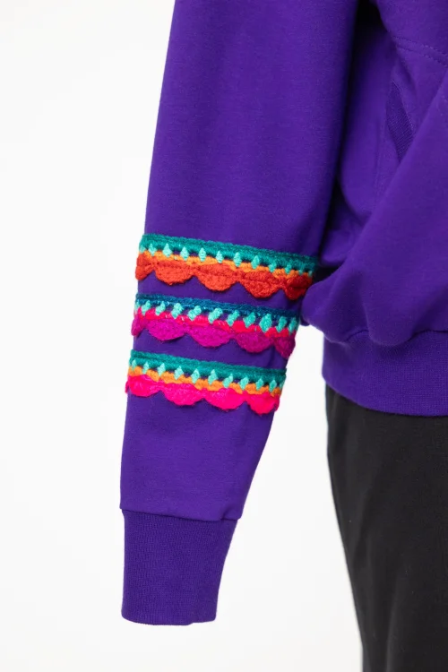 bluza-bomberka-fioletowa-z-aplikacją-szydełkową-KGart-marka-Vippi-design.2.jpg