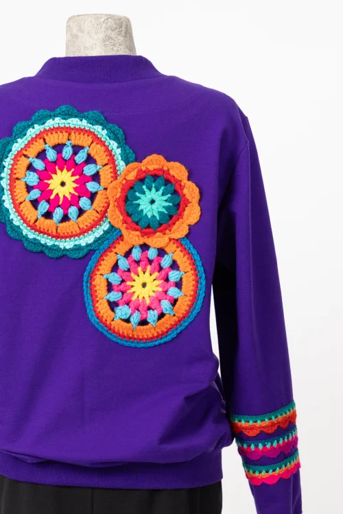 bluza-bomberka-fioletowa-z-aplikacją-szydełkową-KGart-marka-Vippi-design-7.jpg
